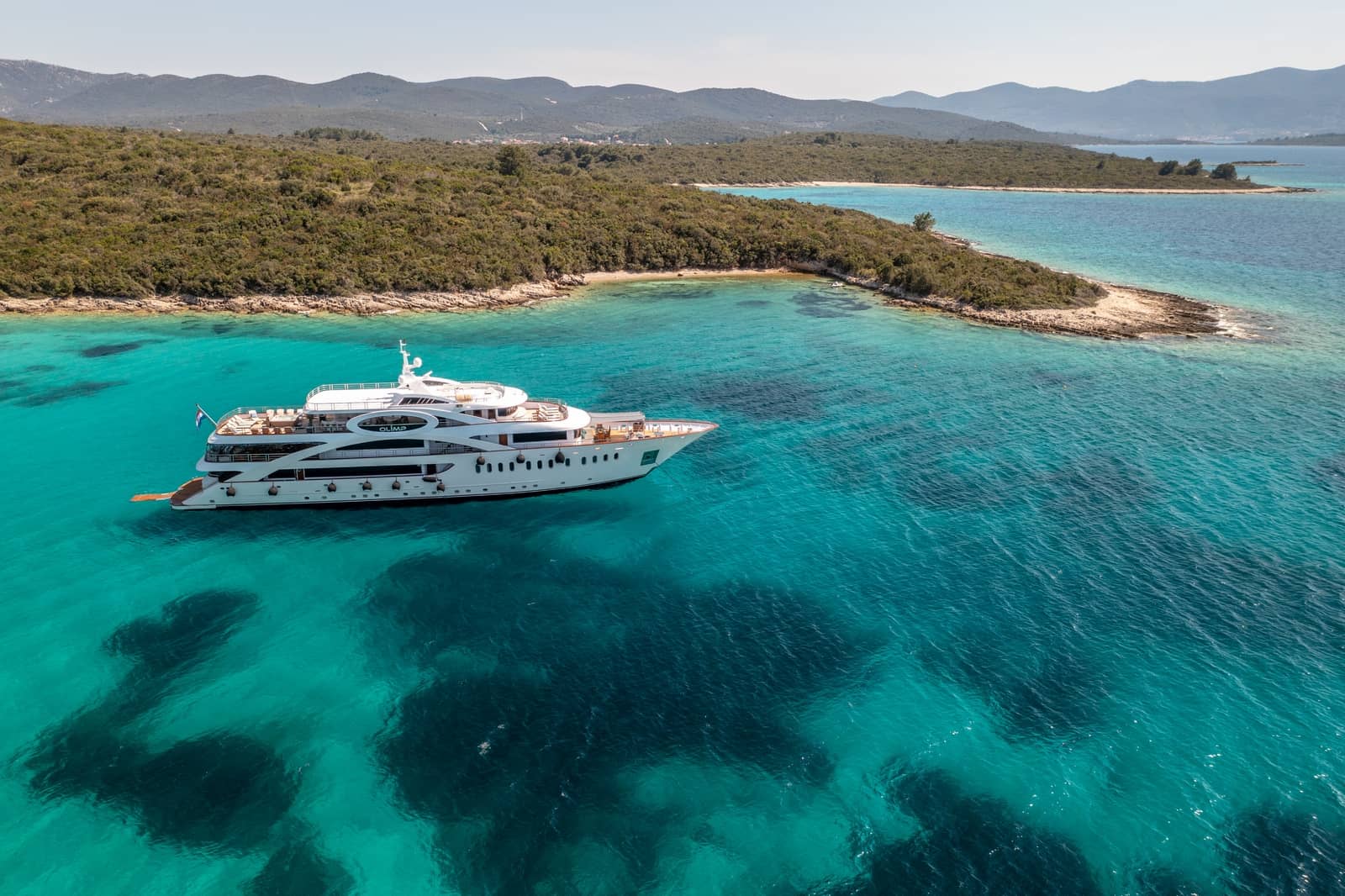 How to Plan the Perfect Crewed Yacht Cruise in Croatia
